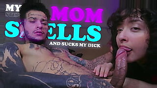 my moms friend sex with me when mom come