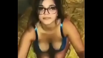 girl first time sexy video with blood