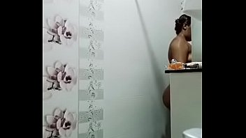 girl potty in toilet xnxx