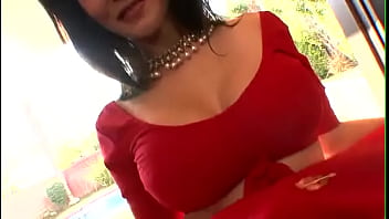 sunny leone bra red photo