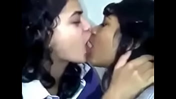 twin lesbians kissing