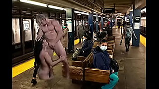 girlfriend exchange sex in train