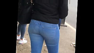 sexy girl pees her pants in tight jeans