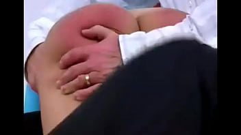 lesbian rubbing nipple in pussy