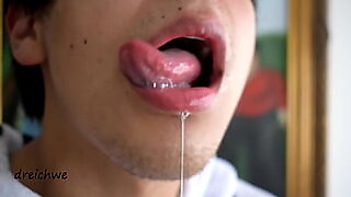 www7297amateur oral sex by homemade housewife trista sucking balls