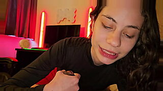 lesbian eat pussy orgasm and very shaking cum