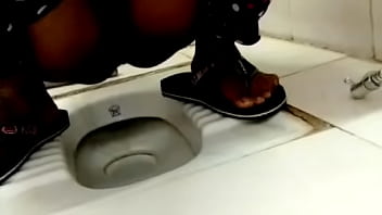 fit black teen karissa kane creampied in bathroom